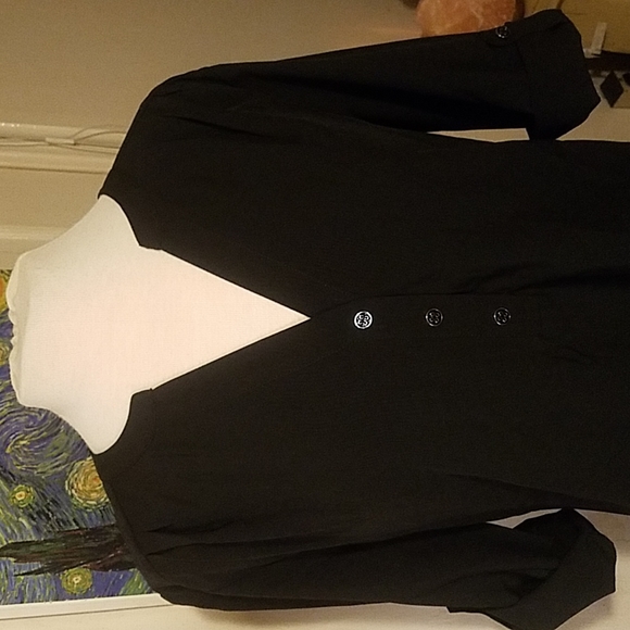 NWT- Lilac Bloom M Black V Neck Blouse w/ Long Sleeves & Optional 1/2 Sleeves - Picture 9 of 15